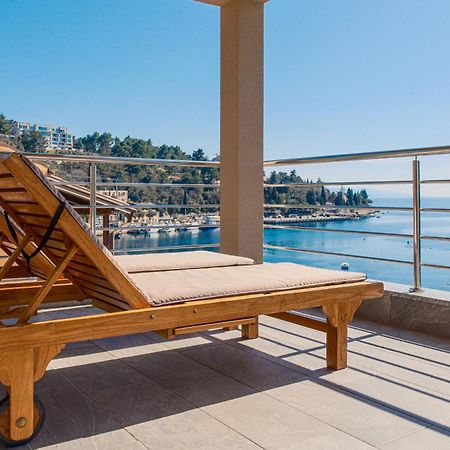 Seafront 2-Bedroom Apartment Nika - ราบัซ ภายนอก รูปภาพ