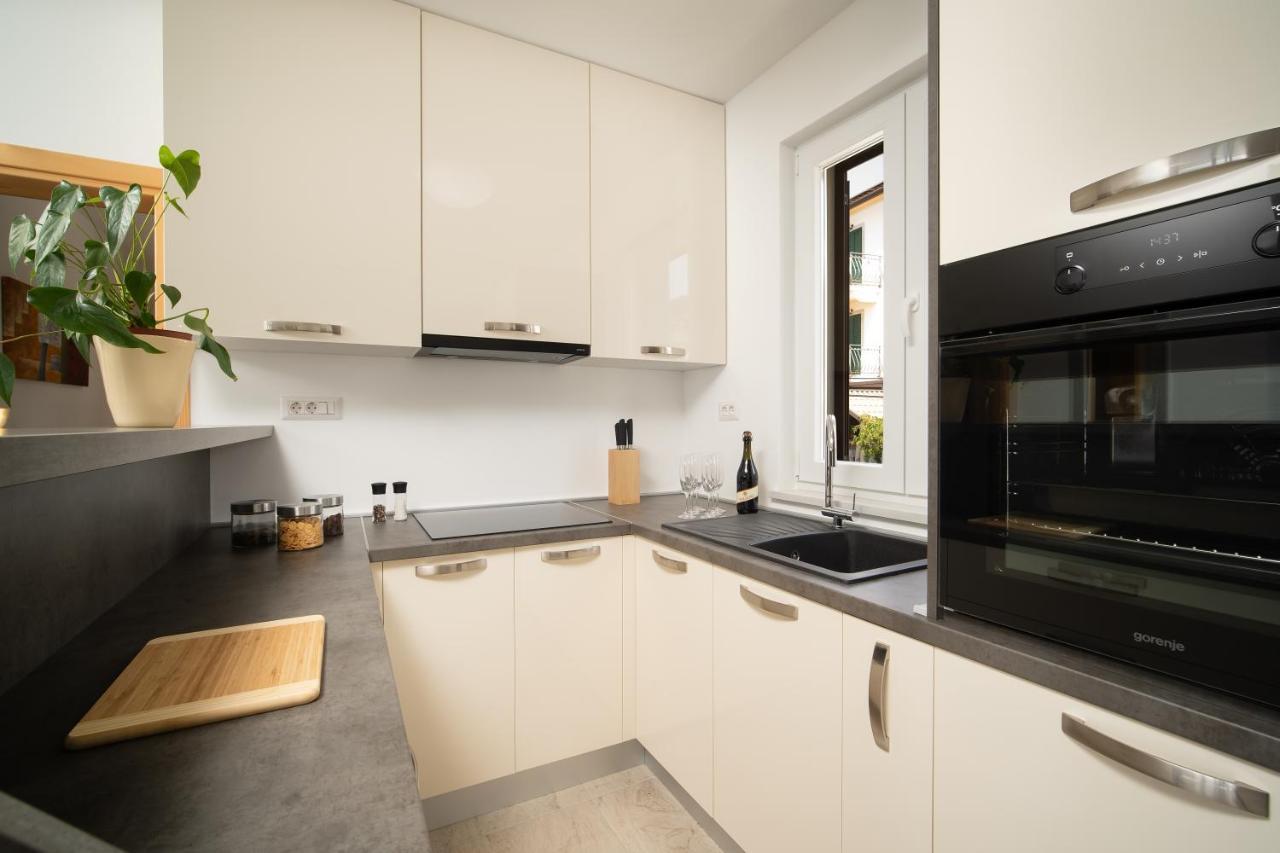 Seafront 2-Bedroom Apartment Nika - ราบัซ ภายนอก รูปภาพ