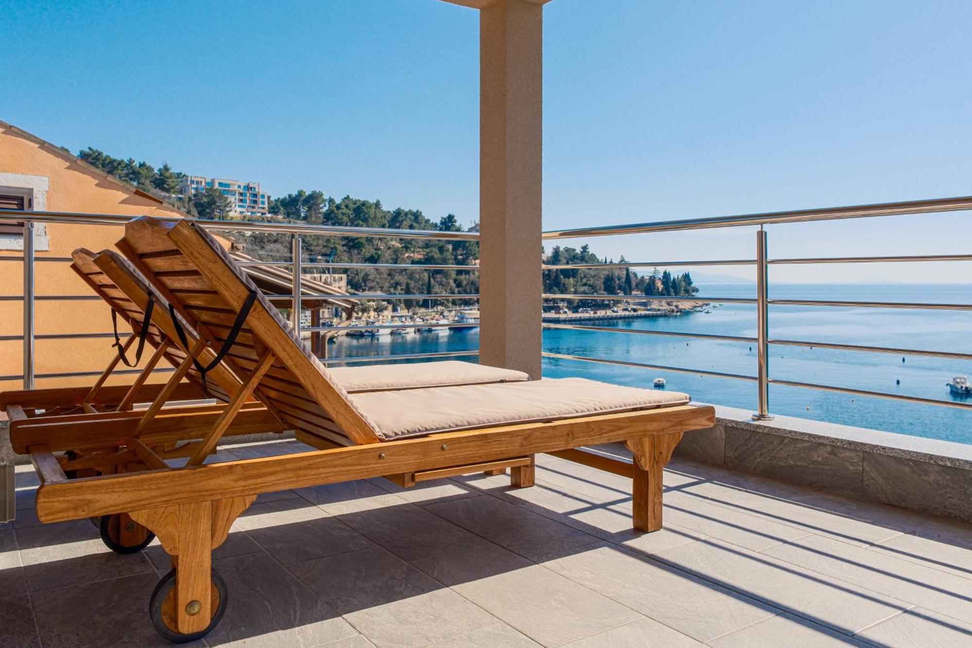 Seafront 2-Bedroom Apartment Nika - ราบัซ ภายนอก รูปภาพ